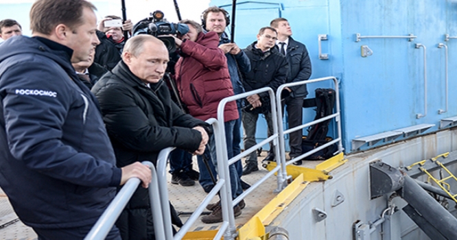 Putin "Vostoçni" kosmodromunda qaldı