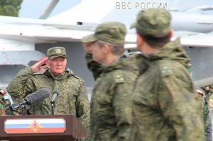 Rus generalı Ermənistanda döyüş hazırlığını yoxladı