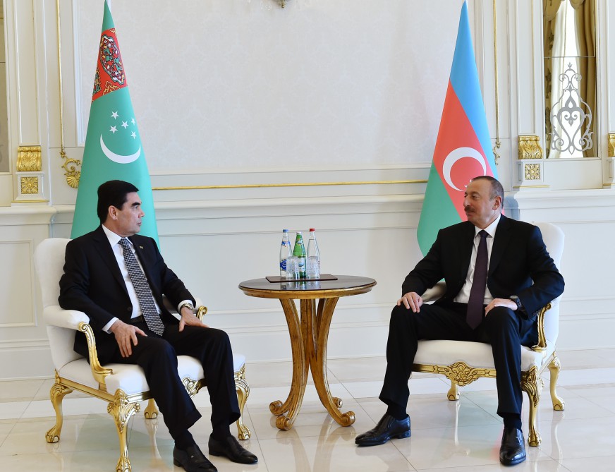 İlham Əliyev Türkmənistan prezidenti ilə görüşüb (FOTOLAR)