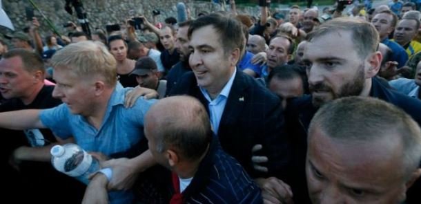 Saakaşvili Ukraynaya geri döndü