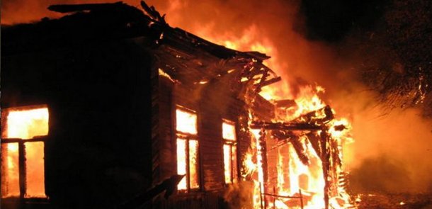Sabiq icra başçısının evi yandı