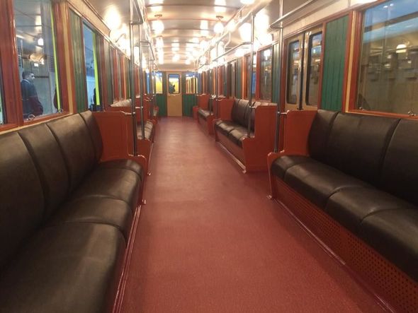 Bakı metrosunda retro qatarlar (FOTOLAR)