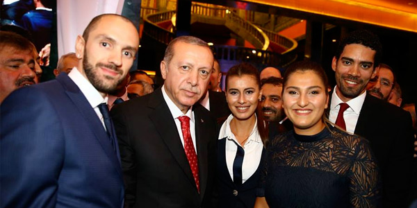 Azərbaycanlı idmançı Türkiyə prezidenti ilə görüşdü - FOTOLAR