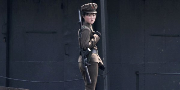 Şimali Koreya ordusunda qadınların dəhşətli həyatı (FOTOLAR)