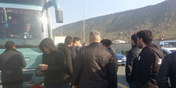 Bakıda avtobus qəzası: 3 maşın əzildi (FOTOLAR)