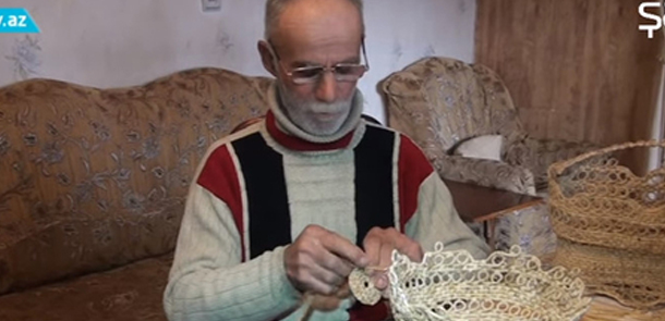 Qarğıdalı qabığından möcüzələr yaradan 67 yaşlı sənətkar (VİDEO)
