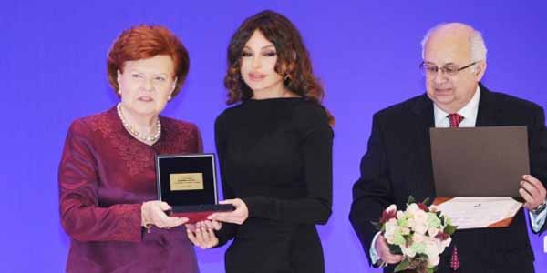 Mehriban Əliyevaya yüksək mükafat verildi (FOTOLAR)