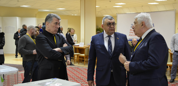 Azərbaycan deputatları Rusiyada keçirilən prezident seçkilərini müşahidə edir (FOTO)