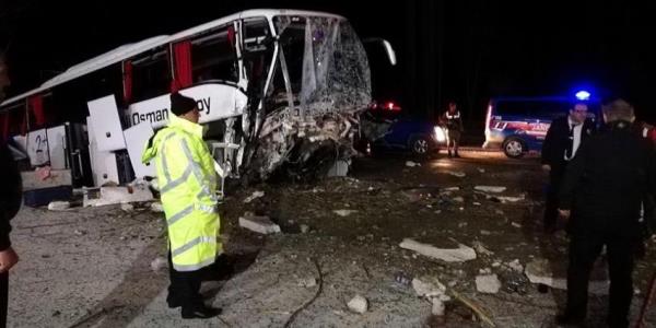 Türkiyədə avtobus qəzası: 2 ölü, 33 yaralı