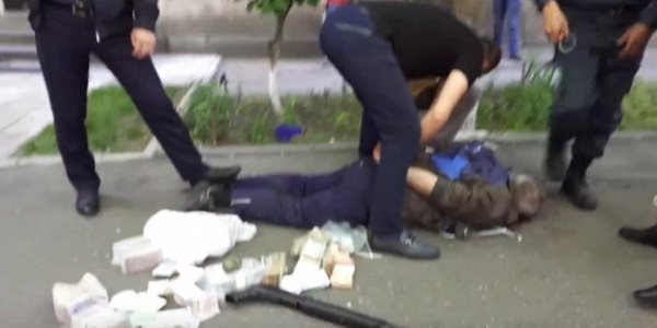 Yerevanda bankda silahlı qarşıdurma: ölən və yaralananlar var (YENİLƏNİB)