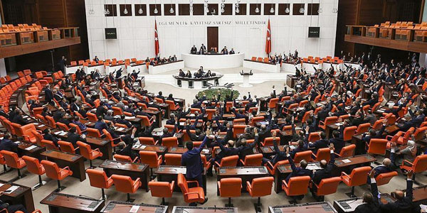 AKP 149 deputatdan imtina etdi