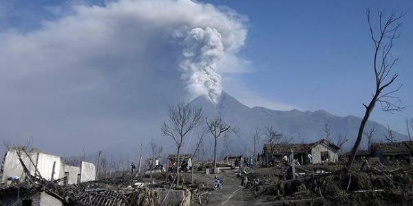 İndoneziyada Merapi yanardağı təhlükəsi