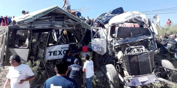 Meksikada yük və sərnişin avtobusu toqquşdu: 11 ölü, 10 yaralı