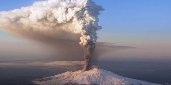 Qvatemalada vulkan püskürdü: 25 ölü, 296 yaralı var
