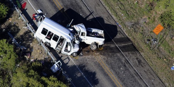 Gürcüstanda avtobus qəzaya uğradı: 4 ölü, 10 yaralı