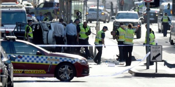 Hollandiyada sürücü avtobusu izdihamın üstünə sürdü: 1 ölü, 3 yaralı