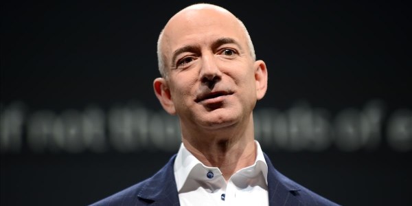 Ceff Bezos liderliyə davam edir: sərvəti 141 milyardı keçdi