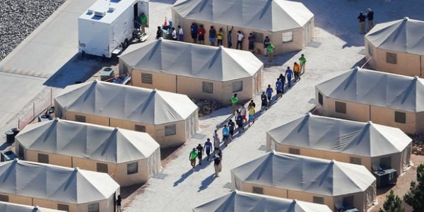 ABŞ hərbi bazalarda miqrantlar üçün çadır düşərgələri quracaq