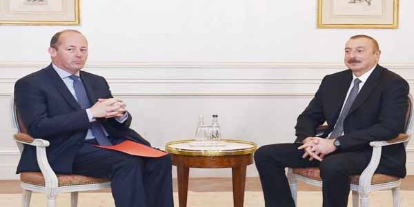 İlham Əliyev Parisdə “Airbus” şirkətinin Avrasiya üzrə vitse-prezidenti ilə görüşdü
