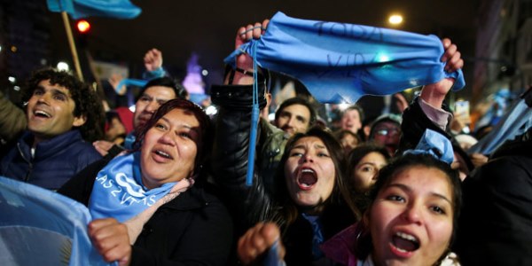 Argentinada abort tərəfdarları məğlub oldu
