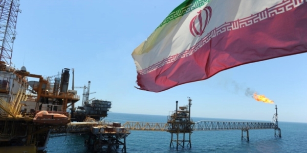 İrandan ABŞ sanksiyalarına qarşı addım: nefti ucuzlaşdırdı