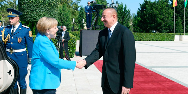 Angela Merkel və İlham Əliyevin geniş tərkibdə görüşü olub (YENİLƏNİB/FOTO)