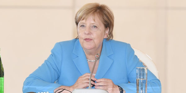 Angela Merkel: “Qarabağ münaqişəsinin həllinə dəstək olmaq istərdik”