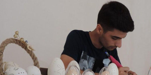 Xaçmazlı gənc bir yumurtanı 29 manata satır (VİDEO)