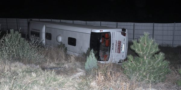 Türkiyədə avtobus qəzası: 2 ölü, 32 yaralı