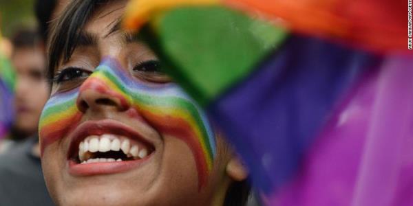 Hindistan homoseksual münasibətləri leqallaşdırdı