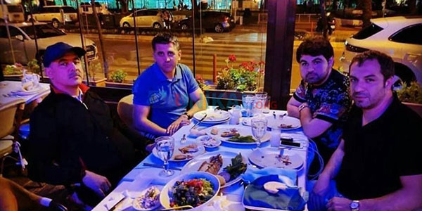 Elmar Vəliyev oğlu ilə restoranda (FOTO)