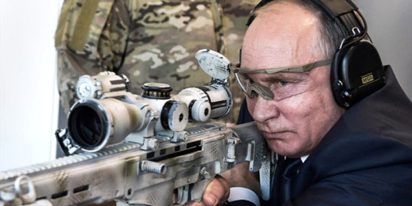 Putin snayperlə şou göstərdi (VİDEO)