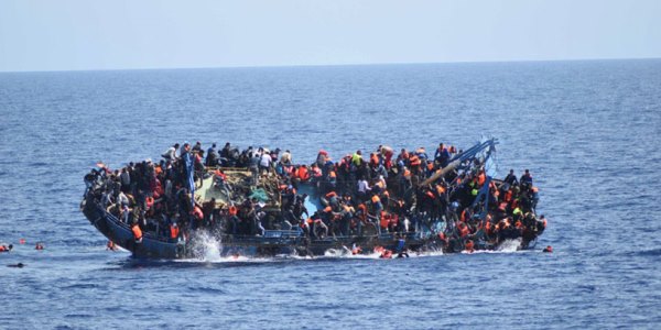 Türkiyədə miqrant gəmisi batdı: 4 ölü, 30 itkin var