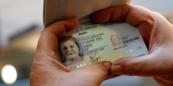 Hollandiyada cinsiyyətin qeyd olunmadığı ilk pasport verildi