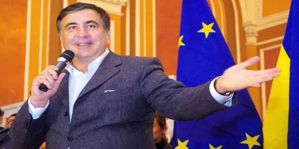 Saakaşvili: “Pul sarıdan anam kömək edir”