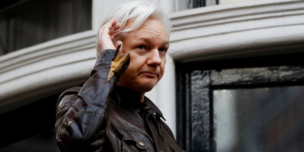 ABŞ-dan “WikiLeaks” rəhbərinə qarşı yeni ittihamlar