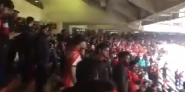 Futbolda görülməmiş anşlaq: azərbaycanlı azarkeşlər tribunanı 2 saat əvvəldən doldurdular (VİDEO)