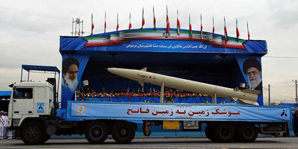 İran yeni raketlərini sınaqdan keçirib
