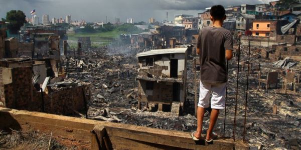 Braziliyada 600 ev külə çevrildi (FOTO/VİDEO)