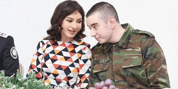 Mehriban Əliyeva DTX-nin hərbi hissəsində olub (FOTOLAR)