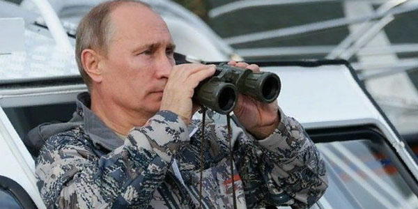 Putin hərbi rütbəsini açıqladı (VİDEO)