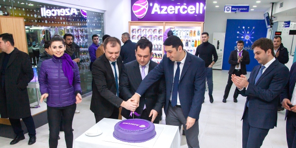 Azercell-in yeni konseptli xidmət mərkəzi indi Bakı Beynəlxalq Avtovağzalında (R)