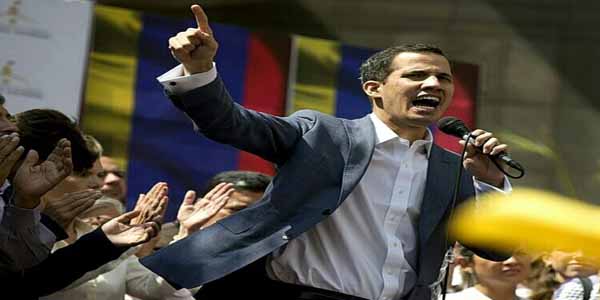 Venesuelada xalq ayağa qalxdı: ABŞ müxalifət liderini qanuni prezident kimi tanıdı - CANLI YAYIM  