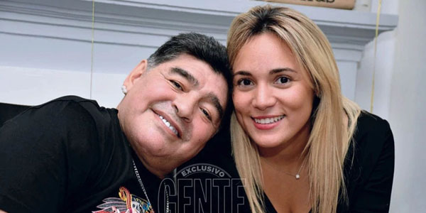 Maradona keçmiş sevgilisini məhkəməyə verir