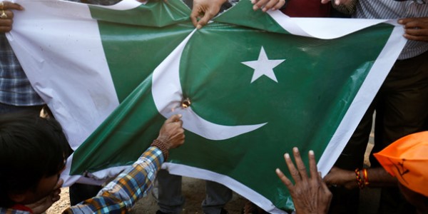Pakistan Hindistan səfirini geri çağırdı