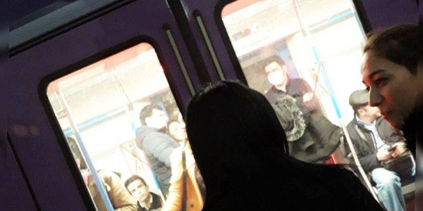 Bakı metrosunda həyacan: qapıları açılmadı, sərnişinlər panikaya düşdü (FOTO/VİDEO)