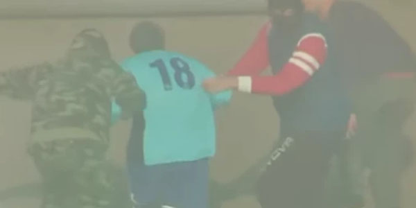Futbolçu oyun zamanı stadiondan helitopkerlə qaçırıldı (VİDEO)