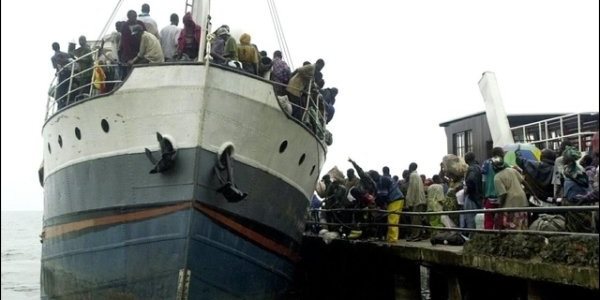 Konqoda gəmi batdı: 150 itkin var