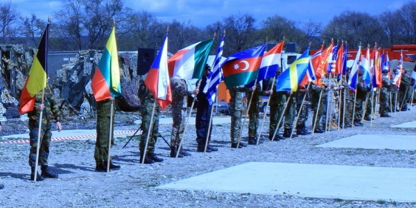 Azərbaycan ordusu NATO ilə hərbi təlimdə (FOTOLAR)