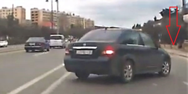 Bakıda xanım sürücünün törətdiyi qəza kameraya düşdü (VİDEO)